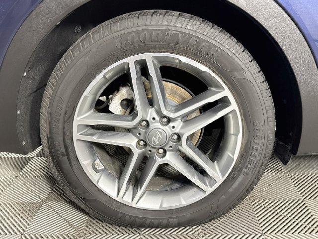 Used 2018 Hyundai Santa Fe Limited AWD/4WD image 30