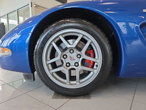 Used 2002 Chevrolet Corvette Z06 w/ Memory Pkg image 24