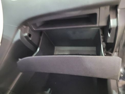 Used 2010 Pontiac Vibe Base image 48