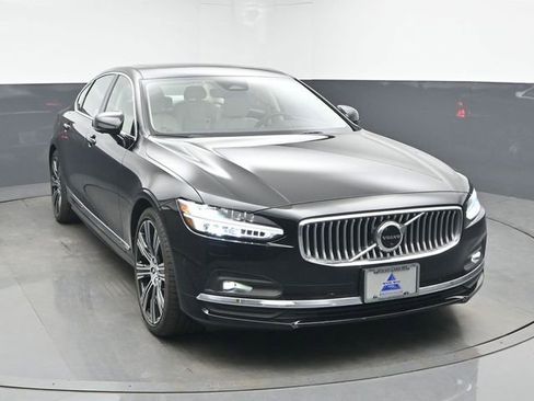 Used 2023 Volvo S90 B6 Plus image 2