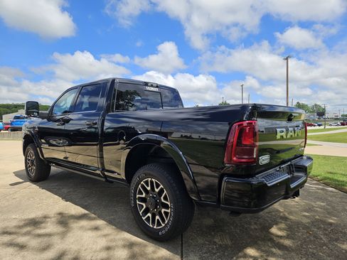 New 2025 RAM 2500 Limited AWD/4WD image 4