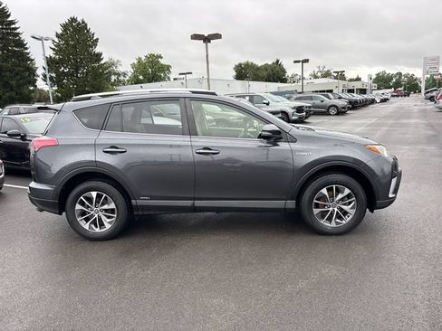 Used 2017 Toyota RAV4 XLE w/ Convenience Package AWD/4WD image 28