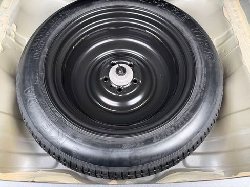 Used 2025 Honda HR-V EX-L image 10