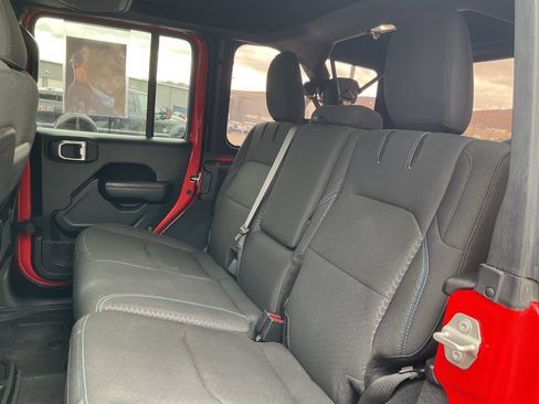 Used 2024 Jeep Wrangler Unlimited Rubicon 4xe image 18