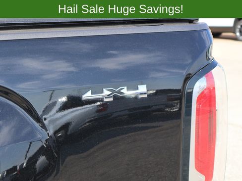 Used 2022 GMC Canyon Elevation w/ Elevation Premium Package AWD/4WD image 3