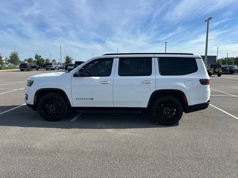 Used 2023 Jeep Wagoneer Series II AWD/4WD image 13