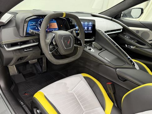 Used 2022 Chevrolet Corvette Stingray Premium Cpe RWD image 4