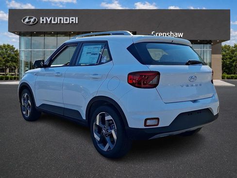 New 2026 Hyundai Venue SEL FWD image 3