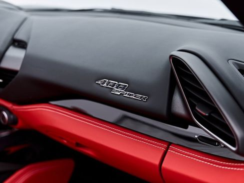 Used 2018 Ferrari 488 Spider RWD image 58