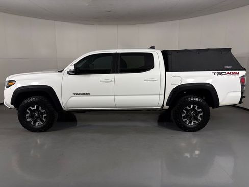 Used 2023 Toyota Tacoma TRD Off-Road AWD/4WD image 6
