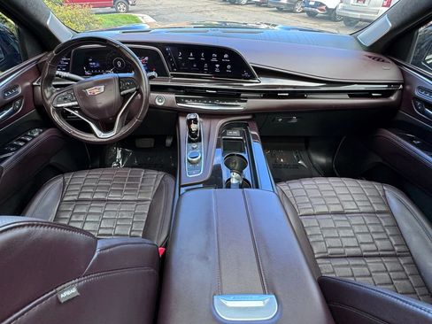 Used 2022 Cadillac Escalade Sport Platinum AWD/4WD image 36