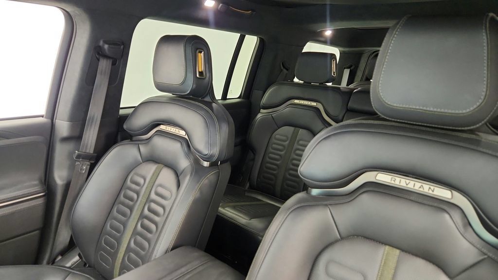 Used 2025 Rivian R1S Adventure Dual AWD/4WD image 38