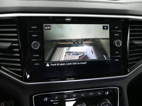 Used 2022 Volkswagen Atlas Cross Sport SE w/ Panoramic Sunroof Package image 20