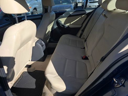 Used 2016 Volkswagen Jetta SE image 13