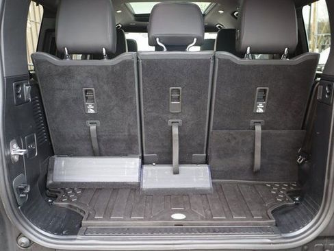 Used 2023 Land Rover Defender 130 X-Dynamic SE image 44