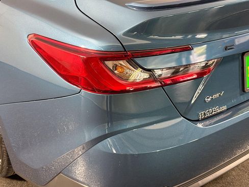 Used 2025 Toyota Camry SE FWD image 36
