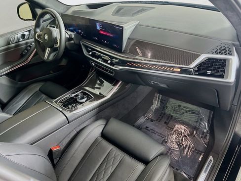 Used 2025 BMW X7 M60i w/ Executive Package image 32