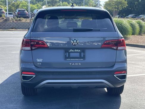 Used 2022 Volkswagen Taos SE FWD image 6