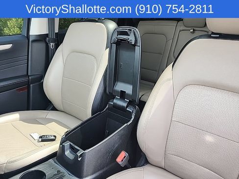 Used 2022 Ford Escape SEL w/ Technology Package FWD image 25