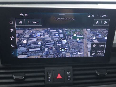 Used 2025 Audi Q5 e Premium Plus w/ Premium Plus Package image 16