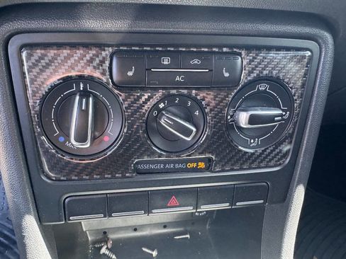 Used 2012 Volkswagen Beetle 2.0T image 17