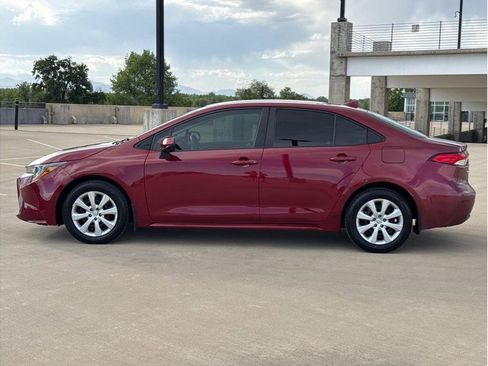 Used 2022 Toyota Corolla LE FWD image 4