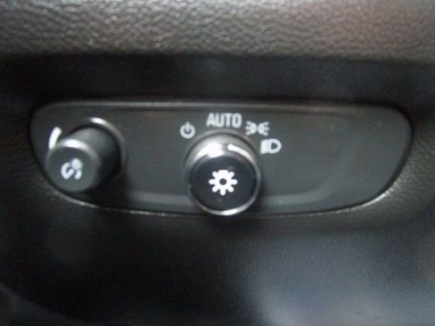 Certified 2023 Chevrolet Traverse Premier w/ Redline Edition image 10