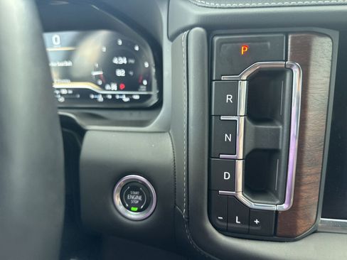 Used 2024 GMC Yukon Denali Ultimate AWD/4WD image 21