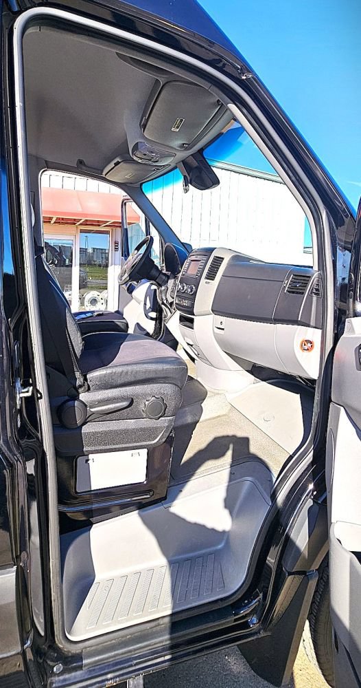 Used 2016 Mercedes-Benz Sprinter 2500 image 15
