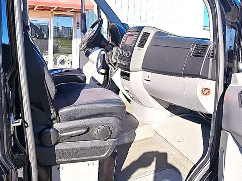 Used 2016 Mercedes-Benz Sprinter 2500 image 15