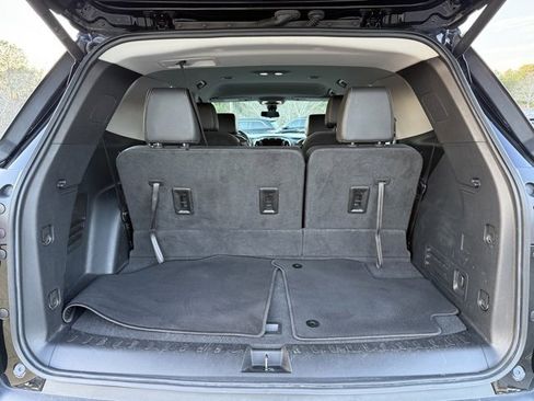 Used 2020 Chevrolet Traverse RS image 34