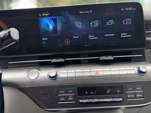 Used 2025 Hyundai Kona SEL FWD image 15