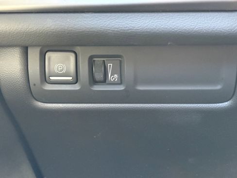 Certified 2024 Cadillac XT4 Premium Luxury image 12