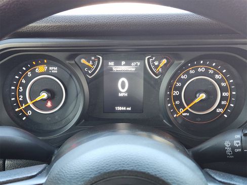 Used 2025 Jeep Wrangler Sport image 14