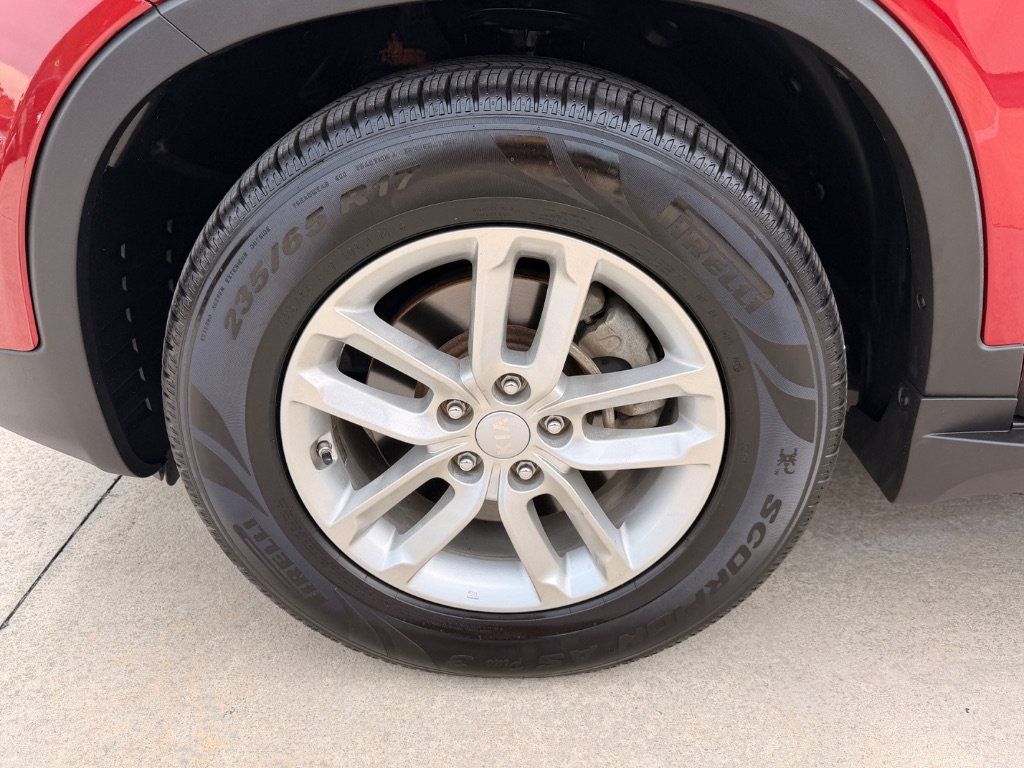 Used 2015 Kia Sorento LX FWD image 14