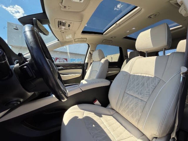 Used 2022 Buick Enclave Avenir w/ Avenir Technology Package AWD/4WD image 18