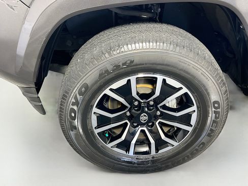 Used 2021 Toyota Tacoma TRD Sport image 13