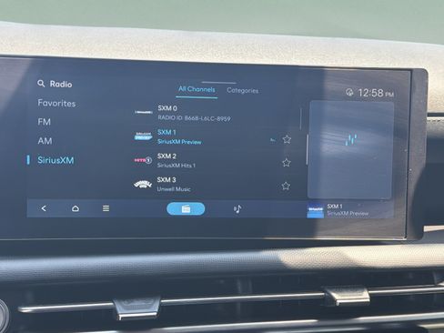 Certified 2025 Hyundai Tucson SE FWD image 9