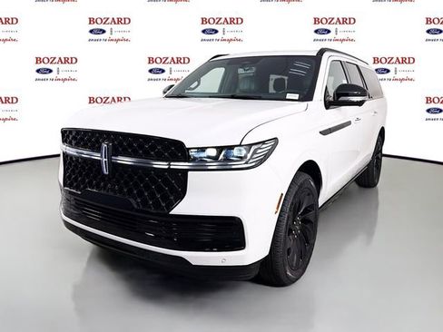 New 2026 Lincoln Navigator L Reserve AWD/4WD image 4