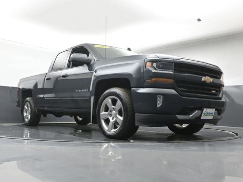 Used 2018 Chevrolet Silverado 1500 LT w/ All Star Edition image 25