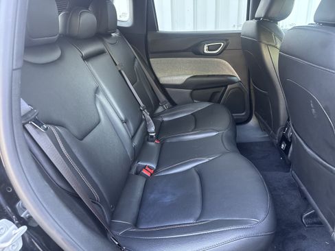 Used 2024 Jeep Compass Latitude AWD/4WD image 13