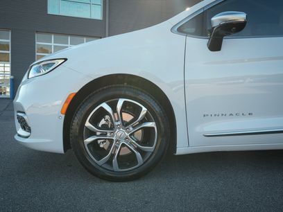 New 2026 Chrysler Pacifica Pinnacle