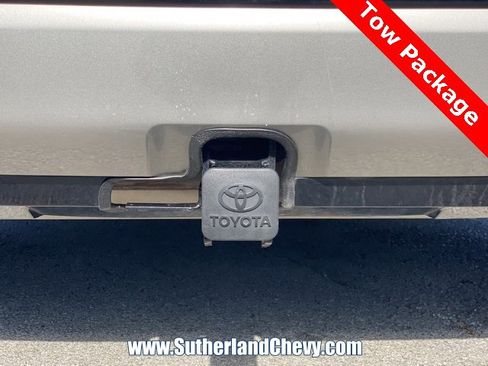 Used 2022 Toyota RAV4 SE image 15