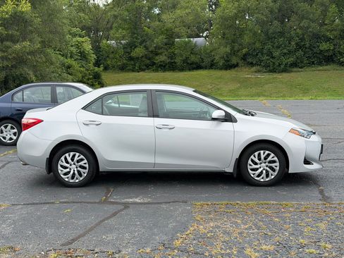 Used 2019 Toyota Corolla LE FWD image 6