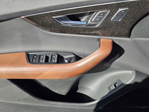 Used 2021 Audi Q7 3.0T Premium Plus image 22