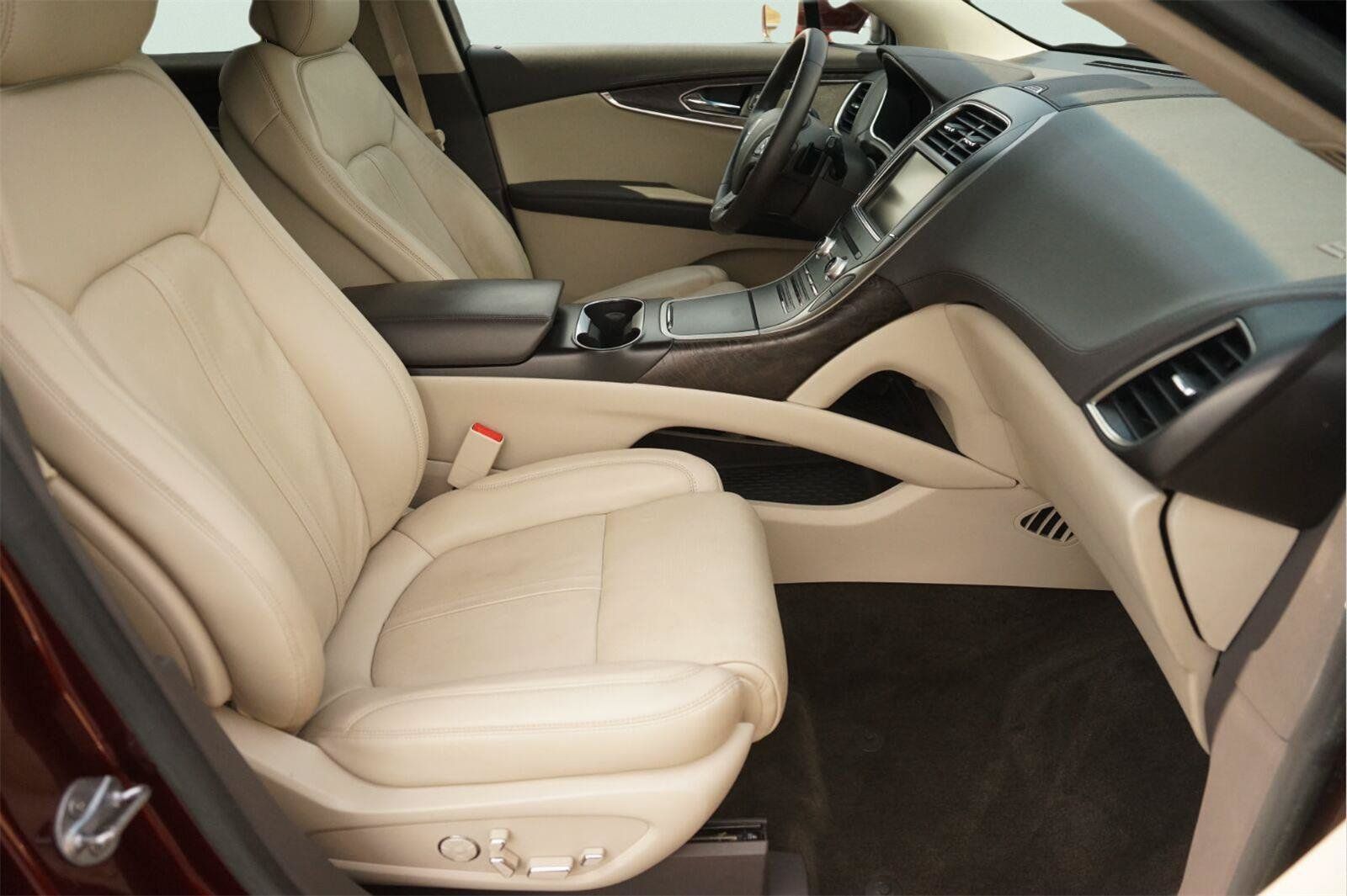 Used 2016 Lincoln MKX Reserve w/ Climate Package FWD image 19