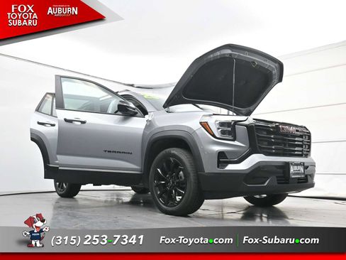 Used 2025 GMC Terrain Elevation w/ Elevation Premium Package AWD/4WD image 38