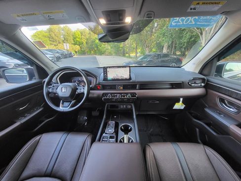 Used 2025 Honda Pilot Elite image 16