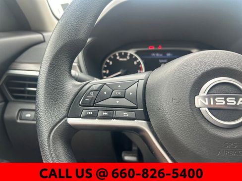 Used 2024 Nissan Altima 2.5 SV FWD image 11