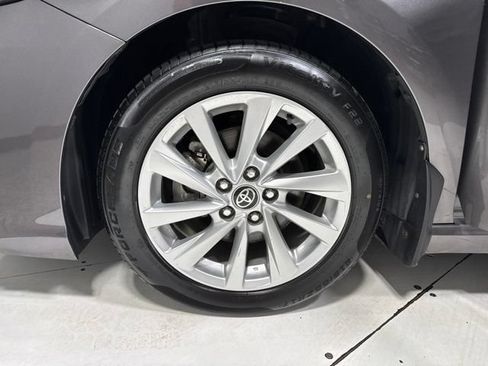 Used 2023 Toyota Camry SE FWD image 6